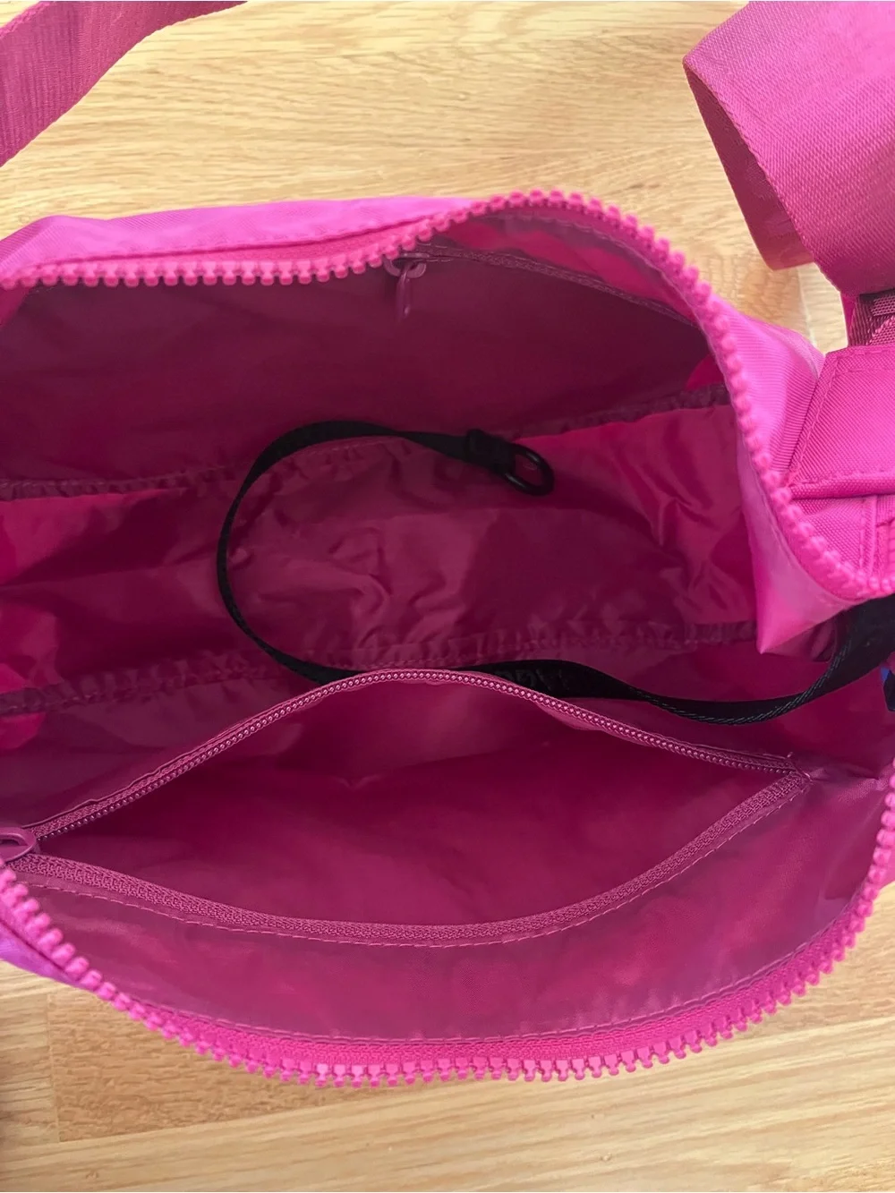 BNWT Baggu Med Crescent Bright Fuchsia - Picture 6 of 10